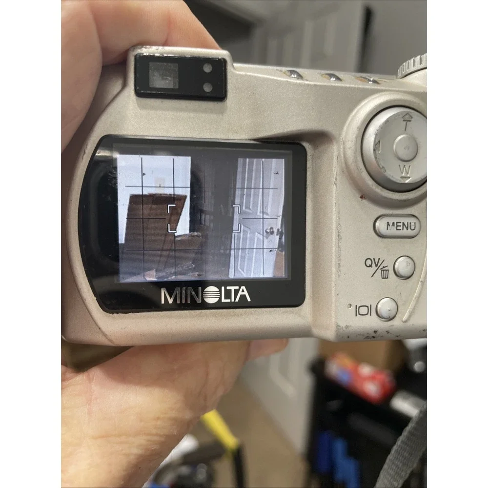 Minolta DIMAGE S414 Digital Camera 4.0 MP 4X Optical Zoom+Battery+Memory Card